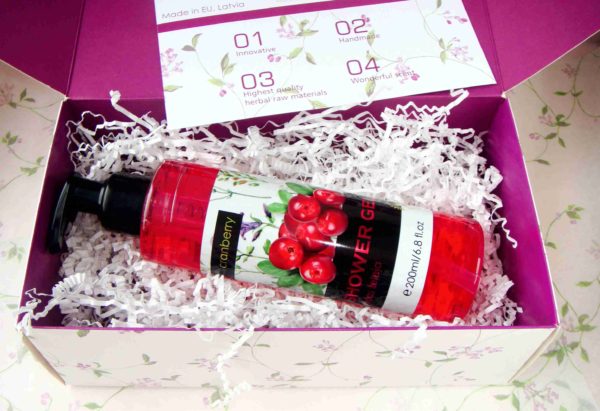 Shower gel Cranberry in the gift box