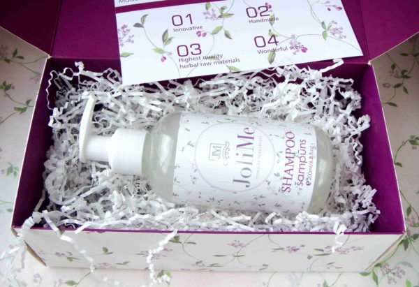 JoliME Shampoo in the gift box